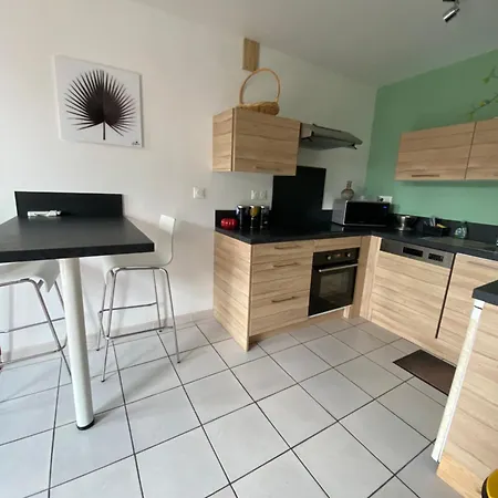 Maison Spacieuse Sur 2 Etages Completement Renovee *